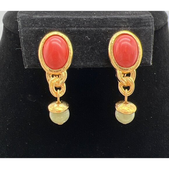 Monet Vintage Gold-Tone Clip-On Earrings & 33" Beaded Necklace Set Red Green Whi - Picture 3 of 8